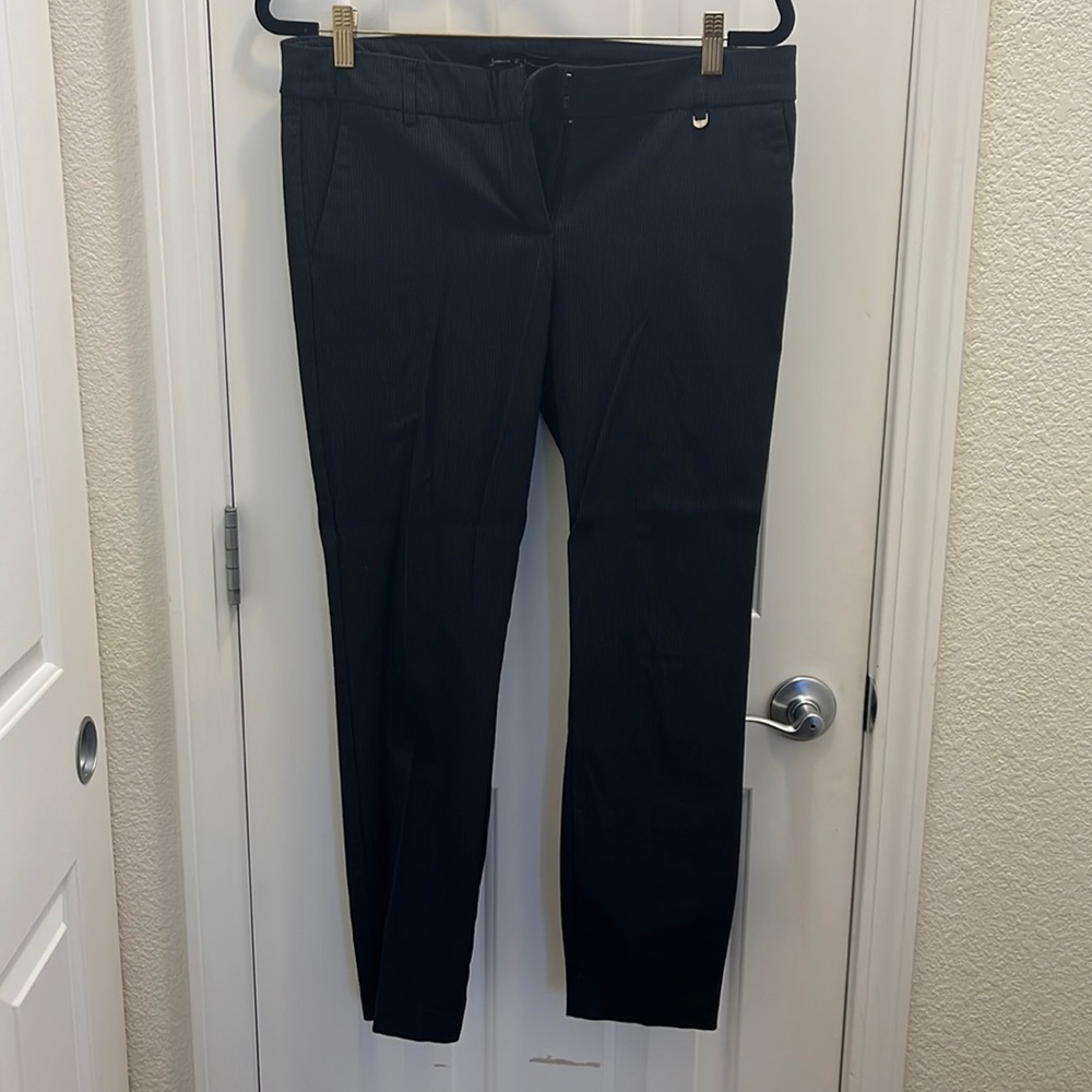 Stretchy clasp professional black striped pants in medium